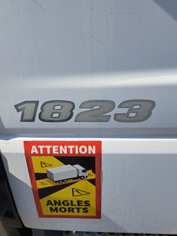 Camion bisarca MERCEDES-BENZ 1823