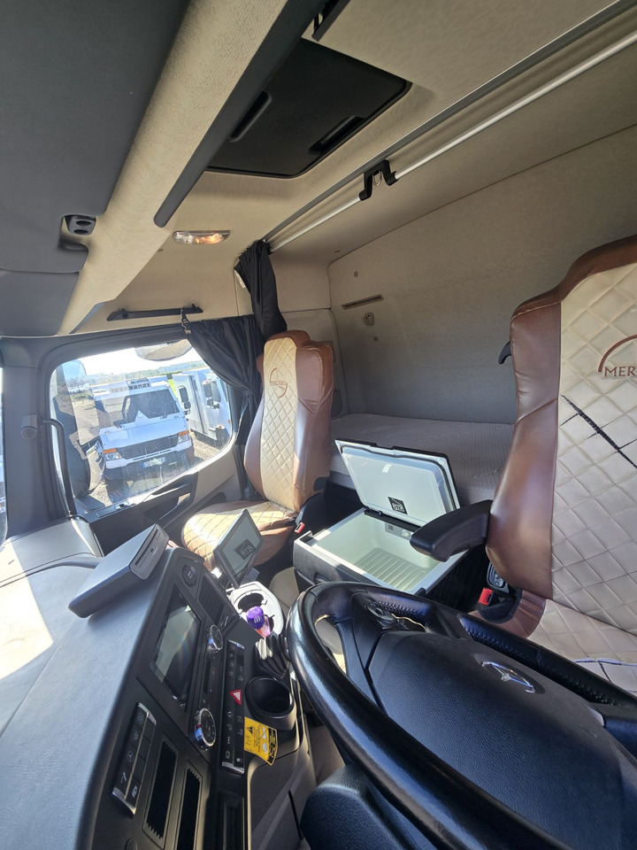 Camion bisarca MERCEDES-BENZ 2353