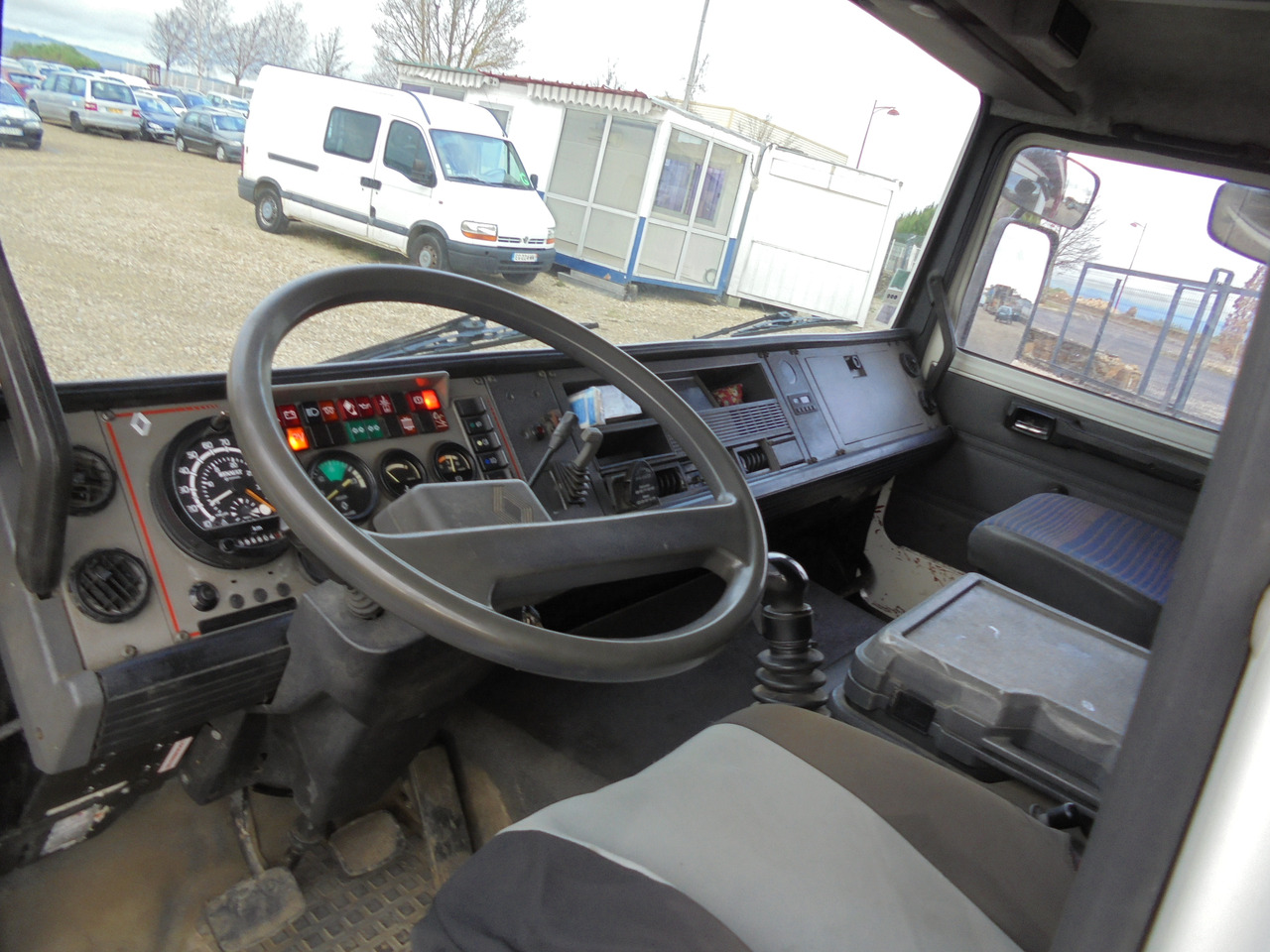 Camion bisarca RENAULT GR 280