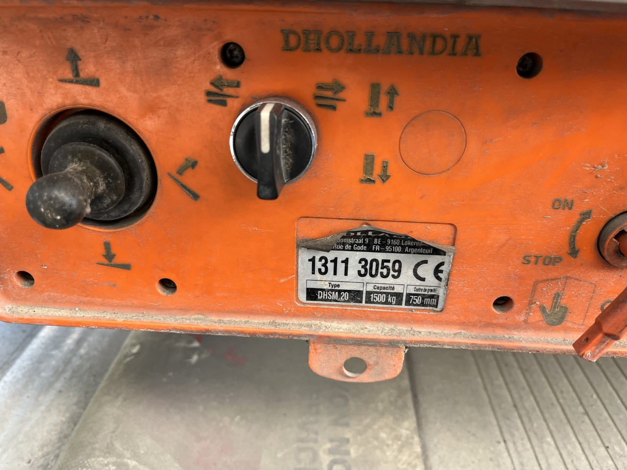 Camion centinato DAF LF 220