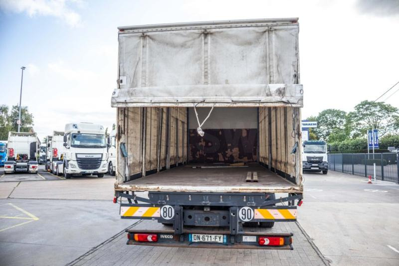 Camion centinato Iveco EUROCARGO 160E25