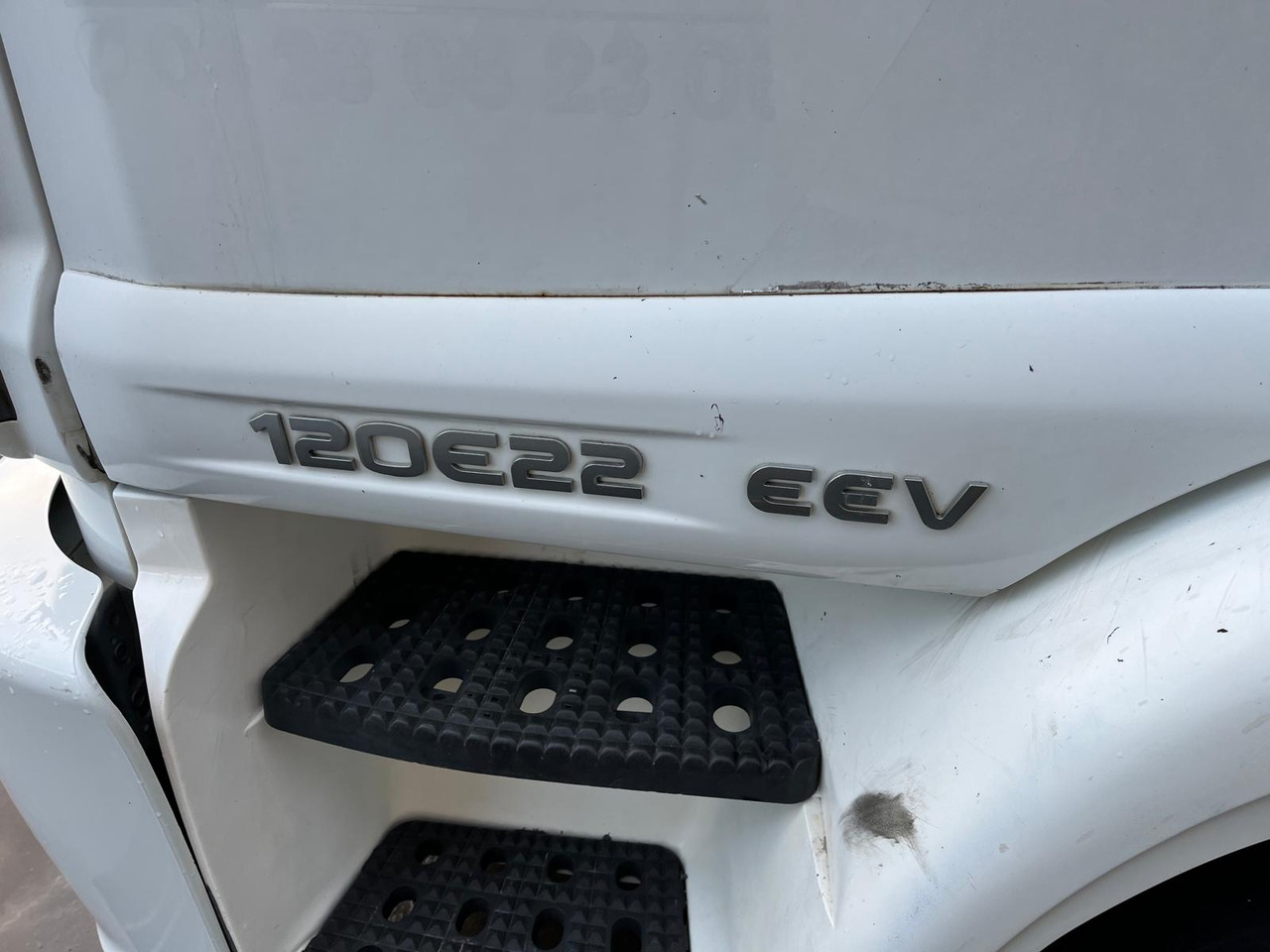 Camion centinato Iveco Eurocargo 120 E 22