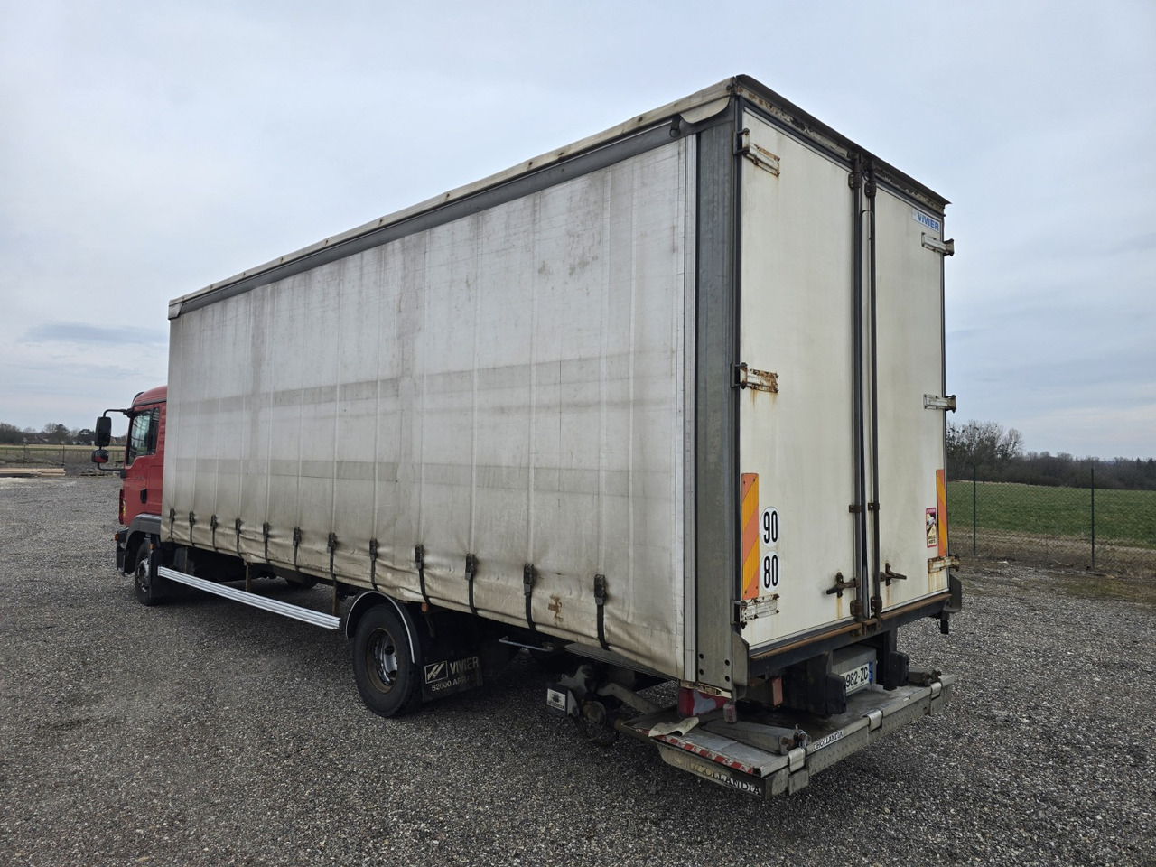 Camion centinato MAN TGL 12.250