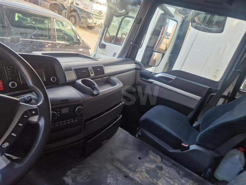 Camion centinato MAN TGS 18.440 SAVOYARDE