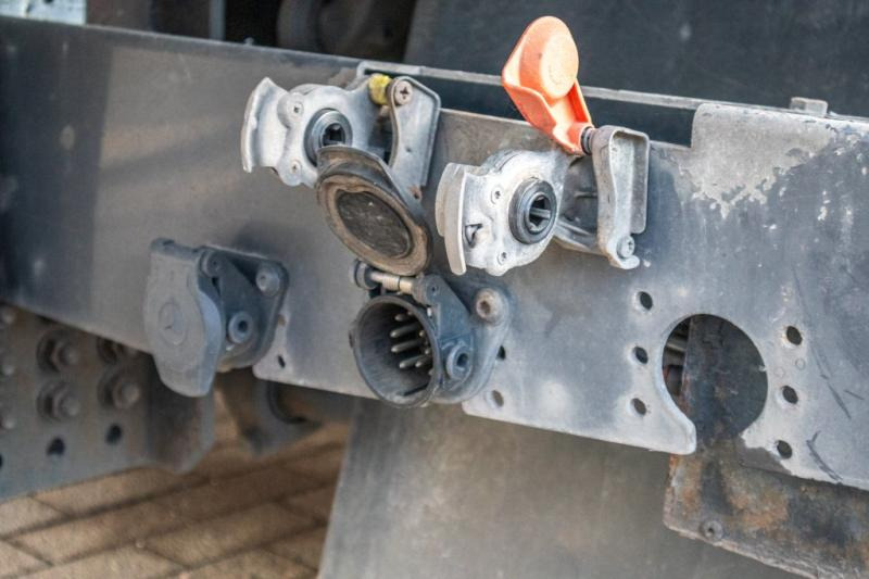 Camion centinato Mercedes ACTROS 2548-6x2+VOITH