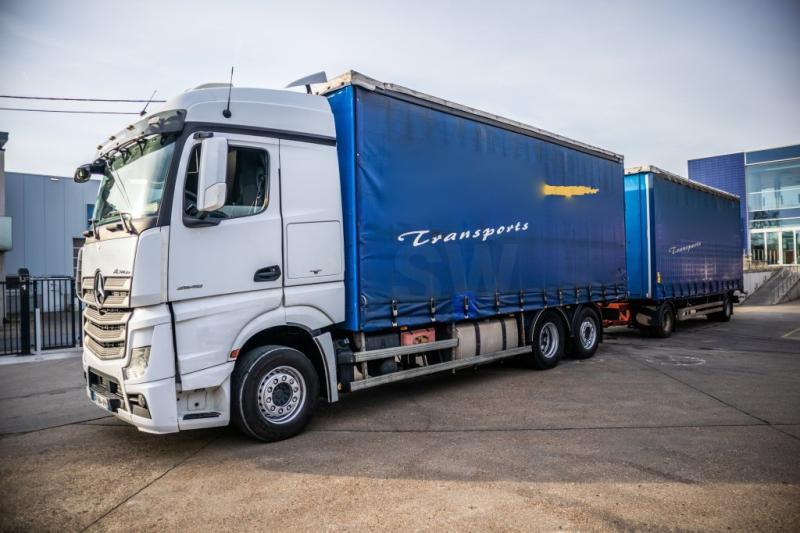 Camion centinato Mercedes ACTROS 2548 BL