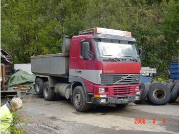 VOLVO  - Camion centinato