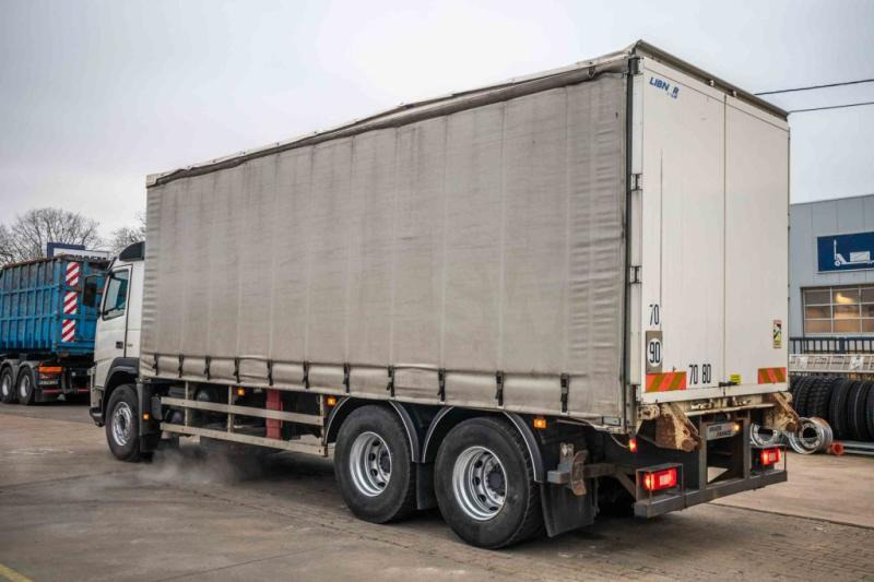 Camion centinato Volvo FM 330+10 pneus/tires-intarder