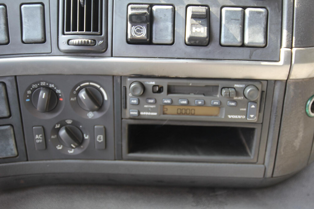 Camion centinato Volvo FM  9 260 Schlafkabine Schaltgetriebe LBW L 8,25m