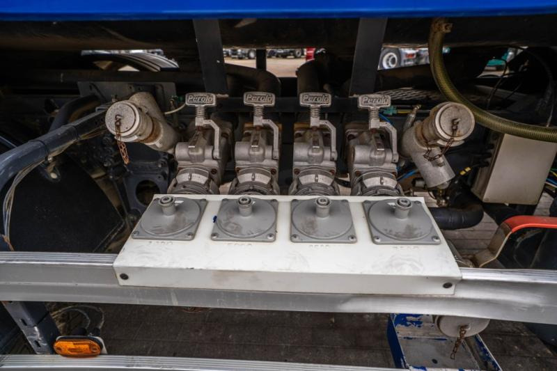 Camion cisterna DAF LF55 280+ ALU 13000L/4 COMP.