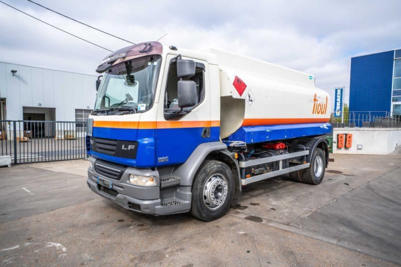 Camion cisterna DAF LF55 280+ ALU 13000L/4 COMP.
