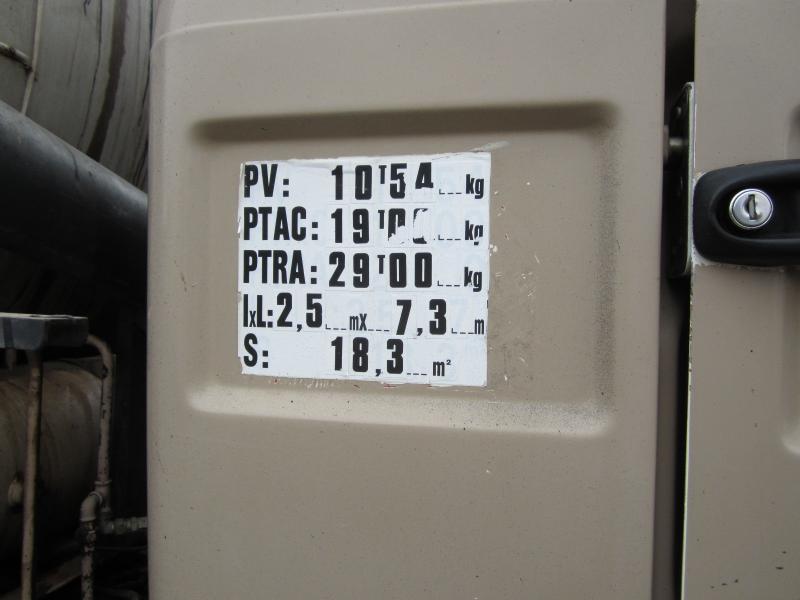 Camion cisterna Renault G 270