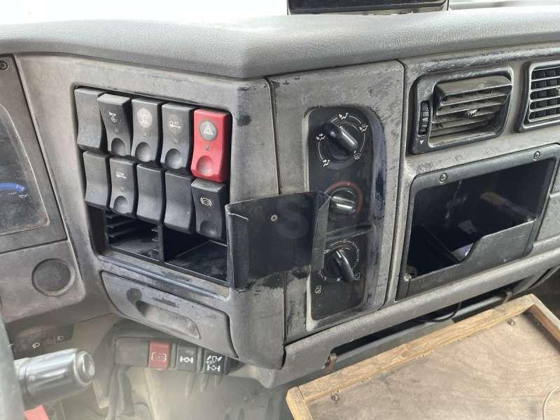 Camion cisterna Renault MIDLUM 180 DCI