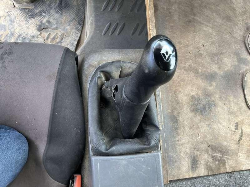 Camion cisterna Renault MIDLUM 180 DCI