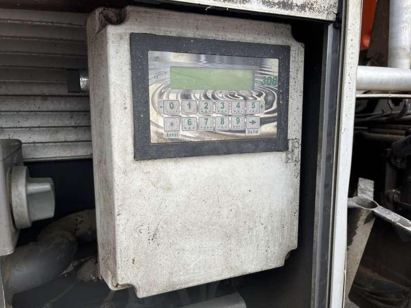 Camion cisterna Renault MIDLUM 180 DCI