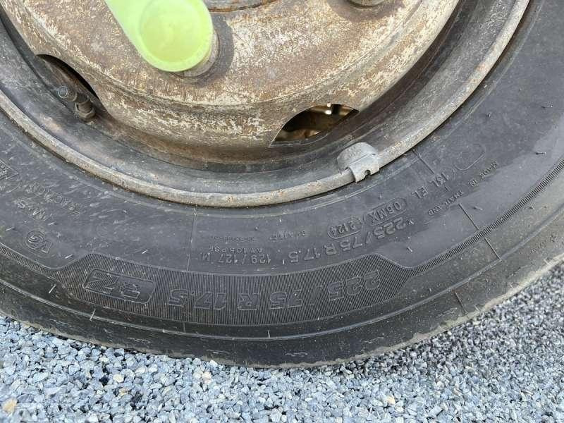 Camion cisterna Renault MIDLUM 180 DCI