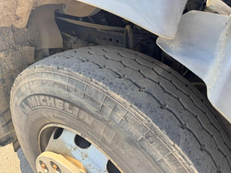 Camion cisterna Renault Premium