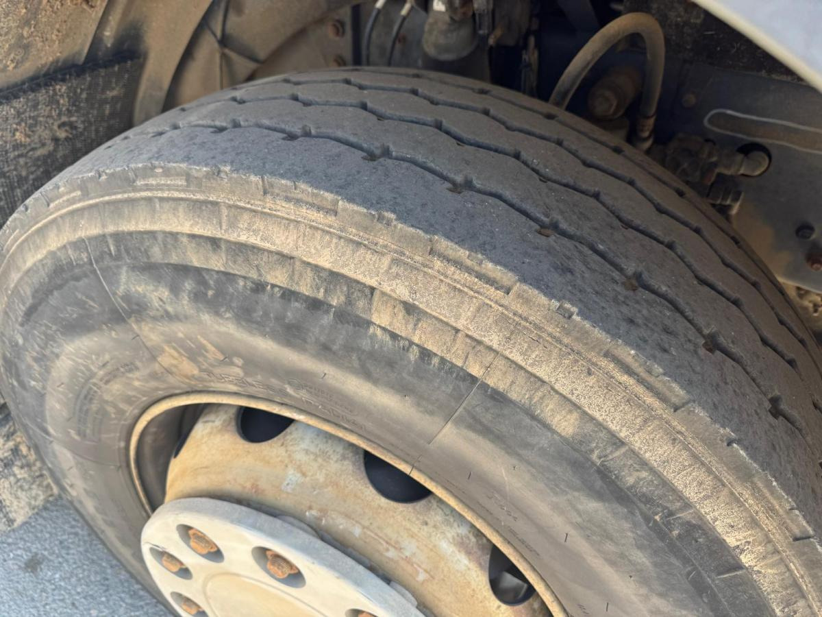 Camion cisterna Renault Premium