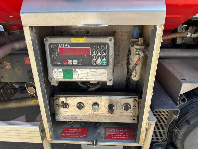 Camion cisterna Renault Premium