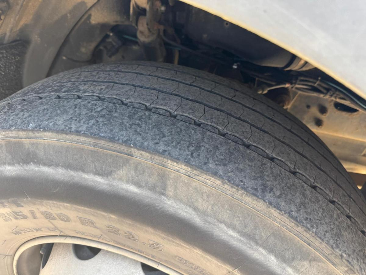 Camion cisterna Renault Premium 270 DCI