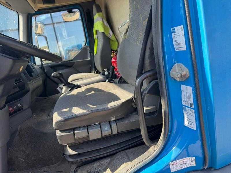 Camion cisterna Renault Premium 270 DCI