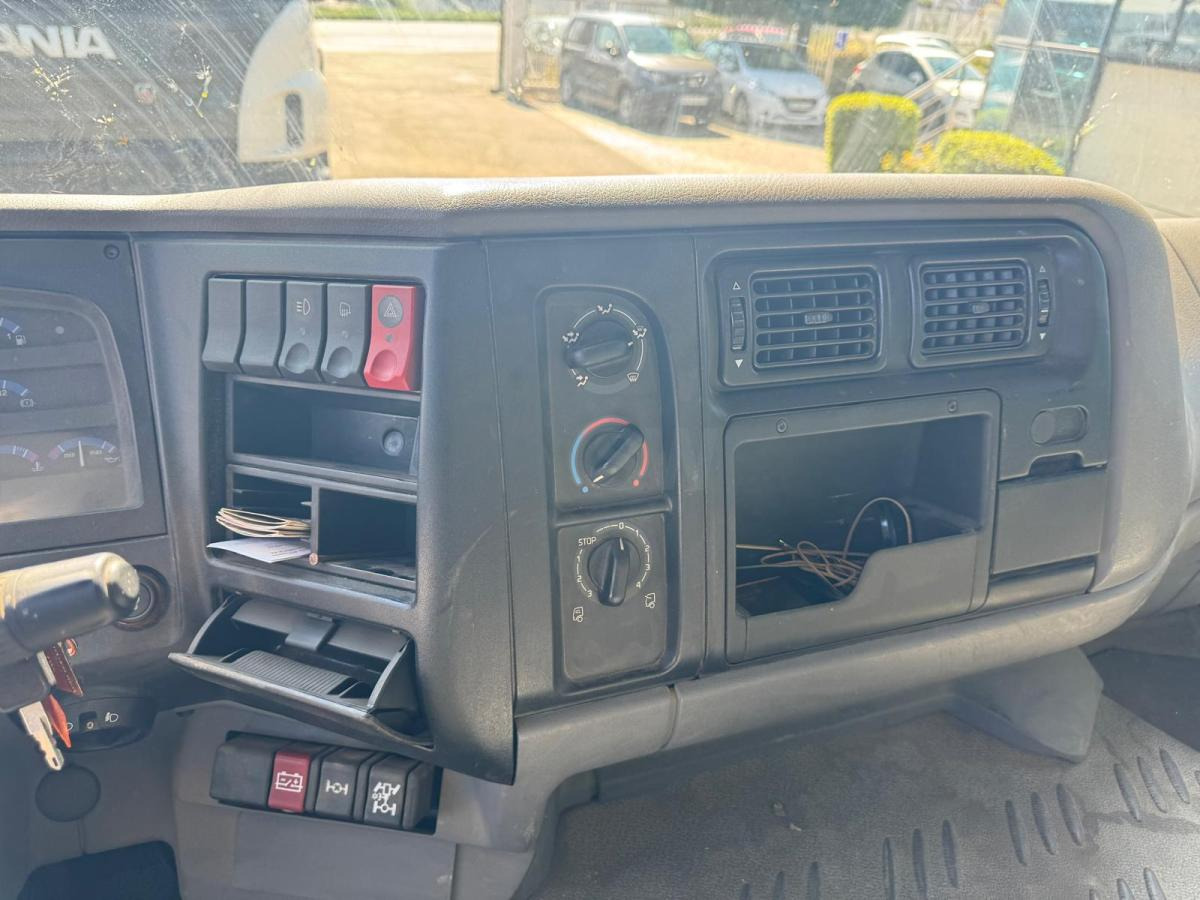 Camion cisterna Renault Premium 270 DCI