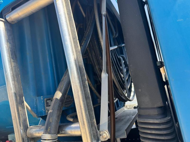 Camion cisterna Renault Premium 270 DCI