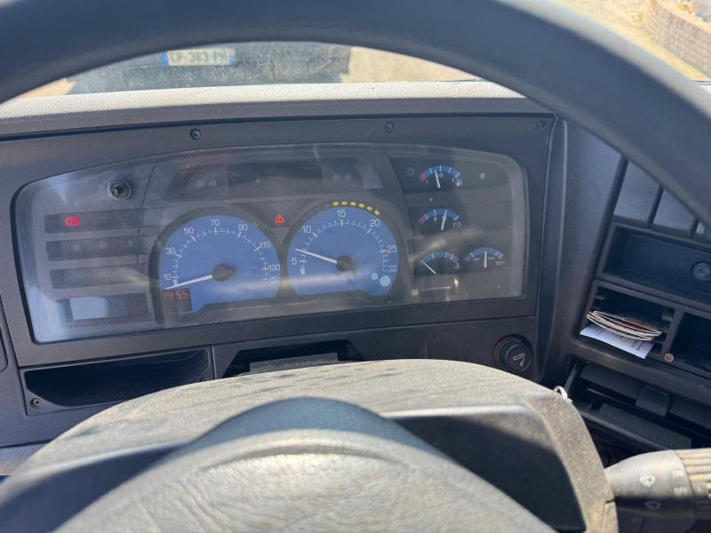 Camion cisterna Renault Premium 270 DCI