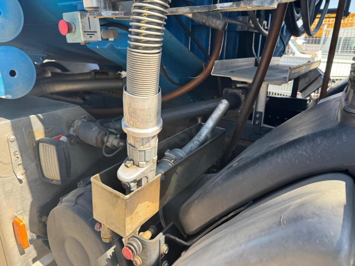 Camion cisterna Renault Premium 270 DCI