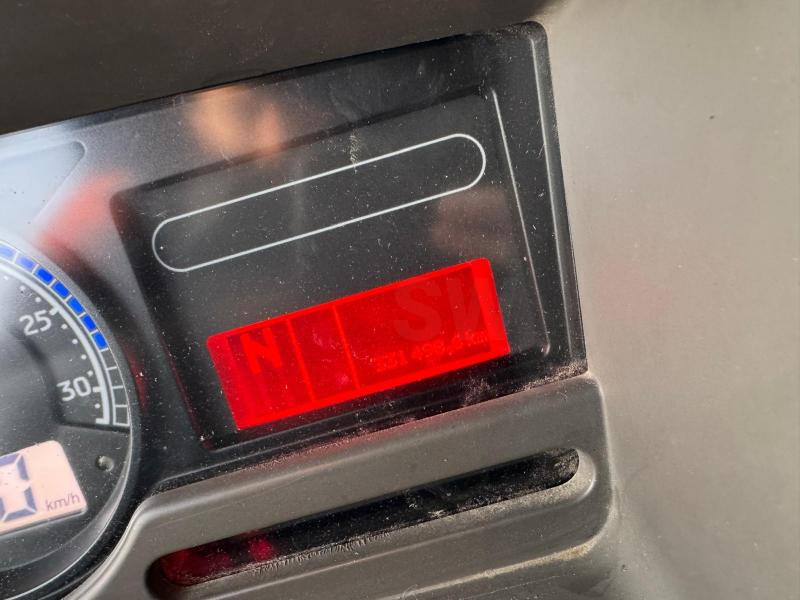 Camion cisterna Renault Premium 300 DXI