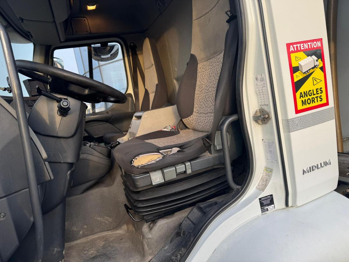 Camion cisterna Renault Premium 300 DXI