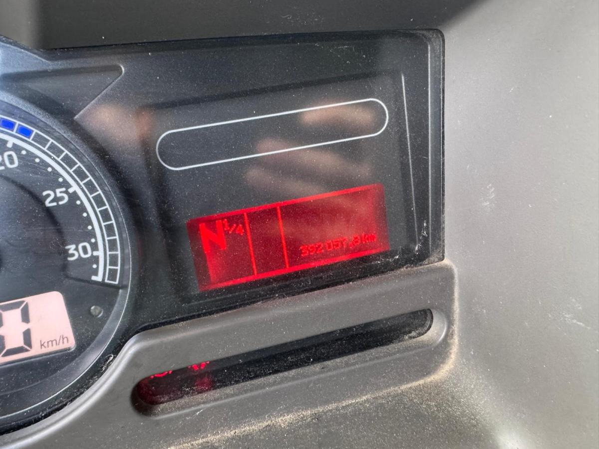 Camion cisterna Renault Premium 370 DXI