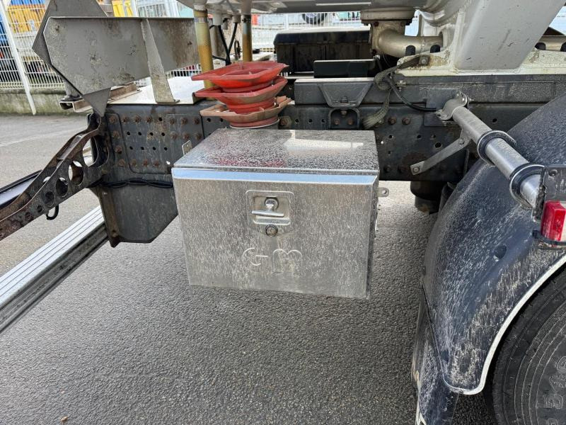 Camion cisterna Renault Premium 370 DXI