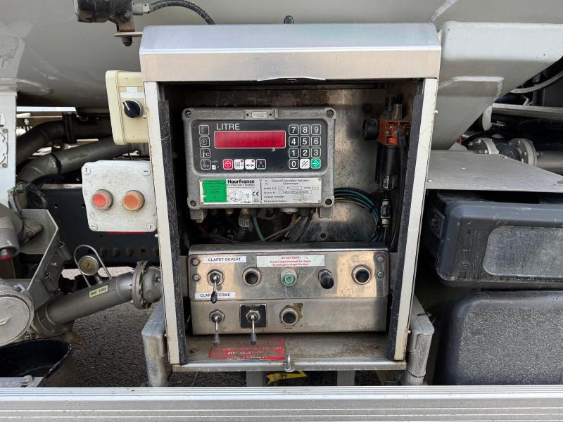 Camion cisterna Renault Premium 370 DXI