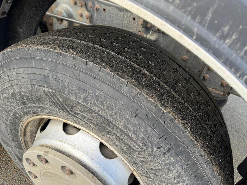 Camion cisterna Renault Premium 370 DXI