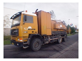 Volvo F1450 6X4 ADR - Camion cisterna