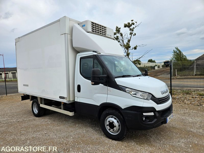 Camion IVECO DAILY 72C21 PORTE VIANDE FRIGORIFIQUE - 2017