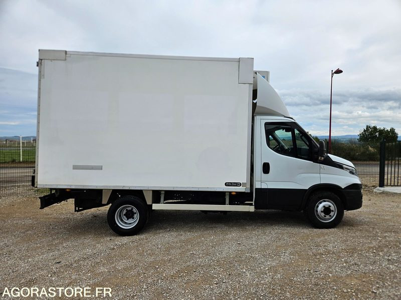 Camion IVECO DAILY 72C21 PORTE VIANDE FRIGORIFIQUE - 2017