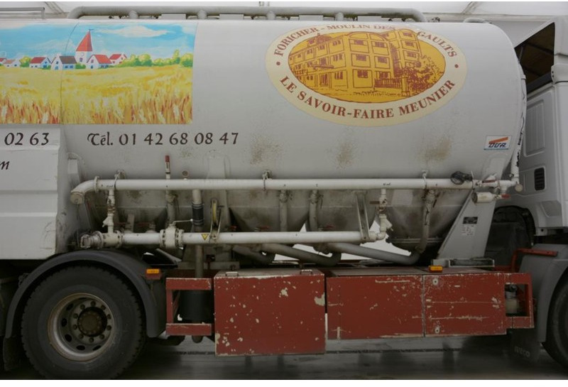 Camion cisterna Iveco Stralis 350 - 6x2 grain silo: foto 7