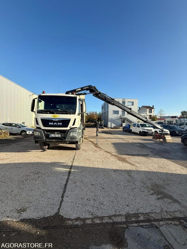 Camion MAN 8x4 - 32-400 BiBenne grue - 11.2014 / 375000 KM