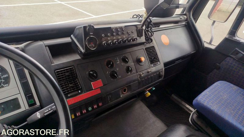 Camion MAN LE220B - 2002 - 9858QD11