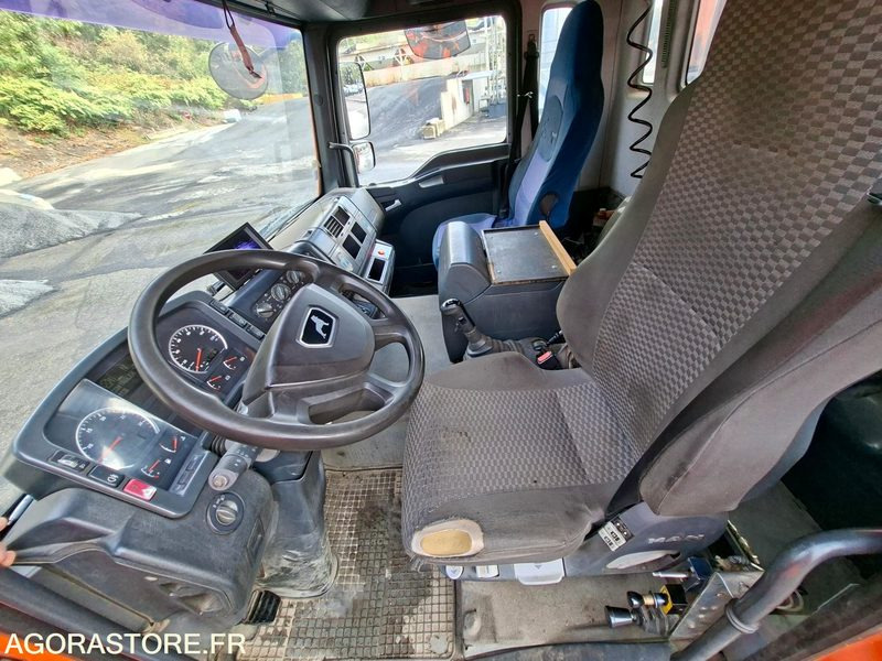 Camion MAN TGA 26.350 6X4 - 2005 / 517380 KM (P2101806)