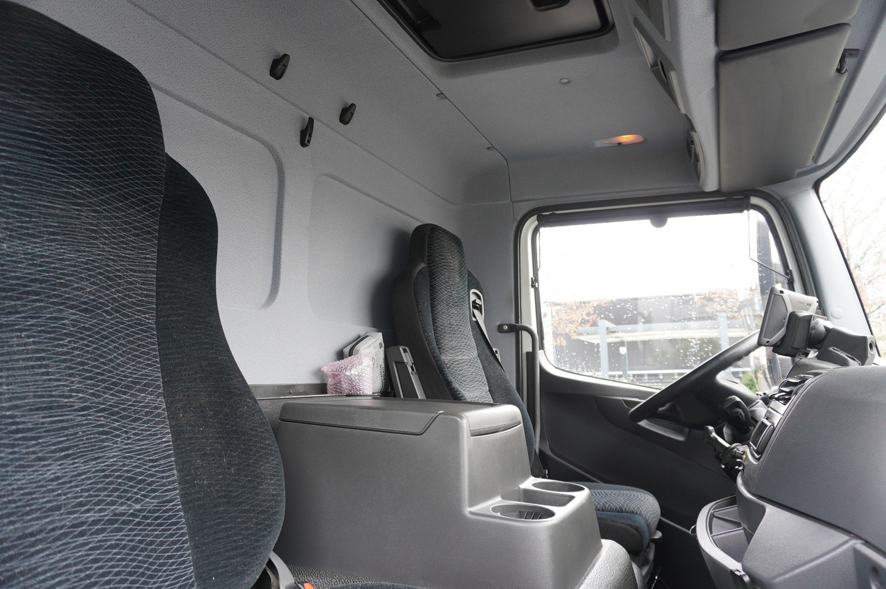 Autocarro furgonato MERCEDES-BENZ Atego 818 E6 container 15 pallets / tail lift: foto 21