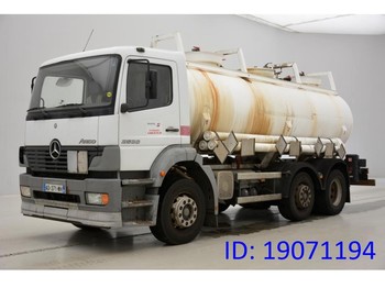 Camion cisterna per il trasporto di carburanti Mercedes-Benz Atego 2533 - 6x2: foto 1