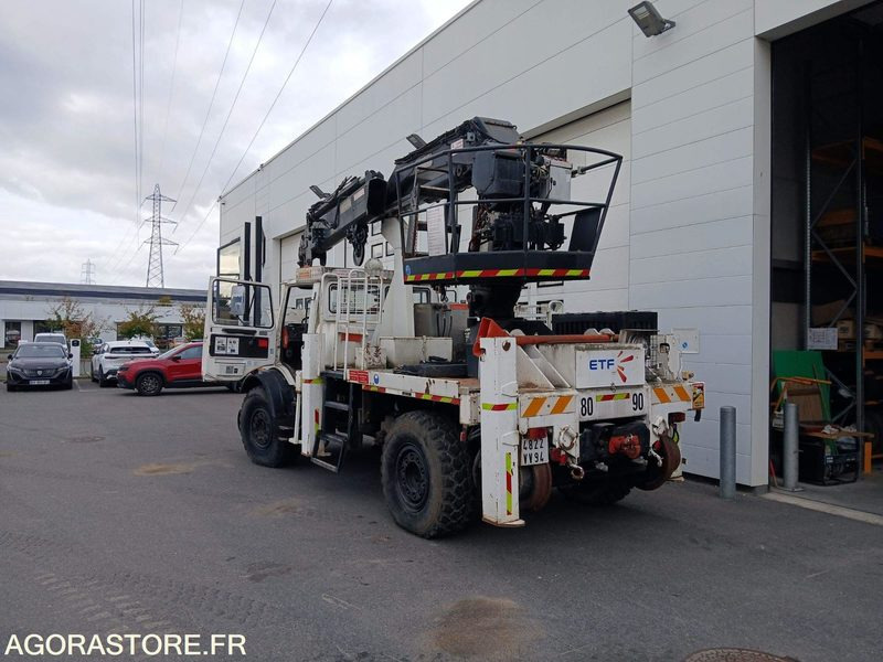 Camion Mercedes-Benz Unimog Rail/Route benne grue - 1989/ 66131KM