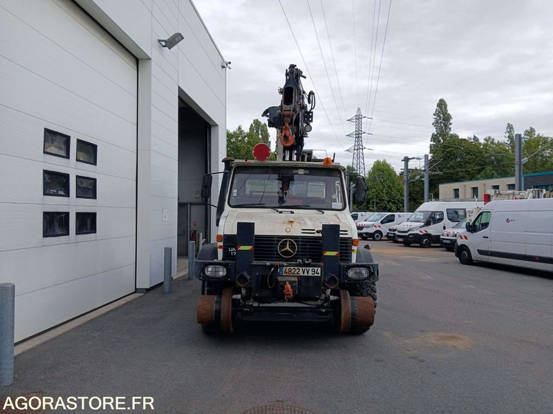 Camion Mercedes-Benz Unimog Rail/Route benne grue - 1989/ 66131KM