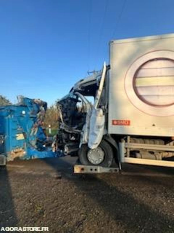 Camion PL RENAULT MIDLUM / 632000 KMS / 2013