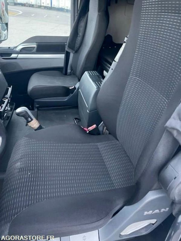 Camion Porteur MAN  400CV 19t Remorquant - 2012 - 950893 Kms