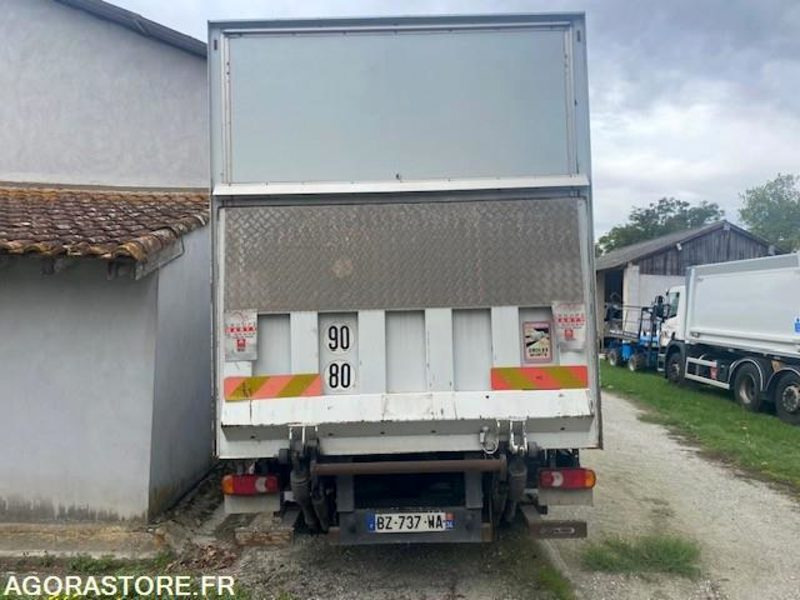 Camion RENAULT MIDLUM 180 DXIFOURGON HAYON 260000 KM
