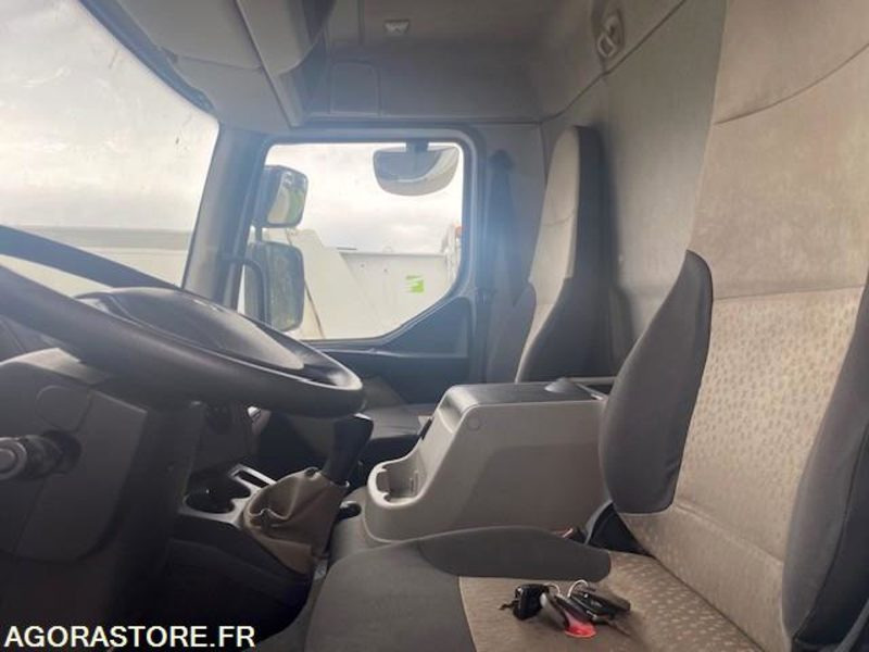 Camion RENAULT MIDLUM 180 DXIFOURGON HAYON 260000 KM